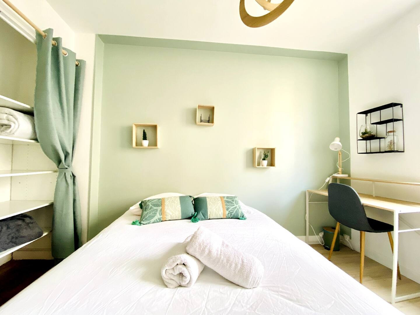 
                                                Location
                                                 Appartement meublé T4 63.13m² à GRENOBLE