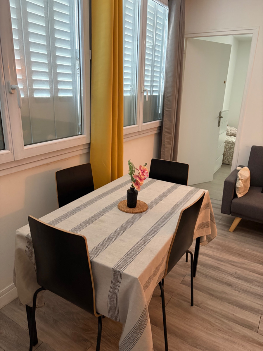 
                                                Location
                                                 Appartement meublé T4 64.76m² à Grenoble