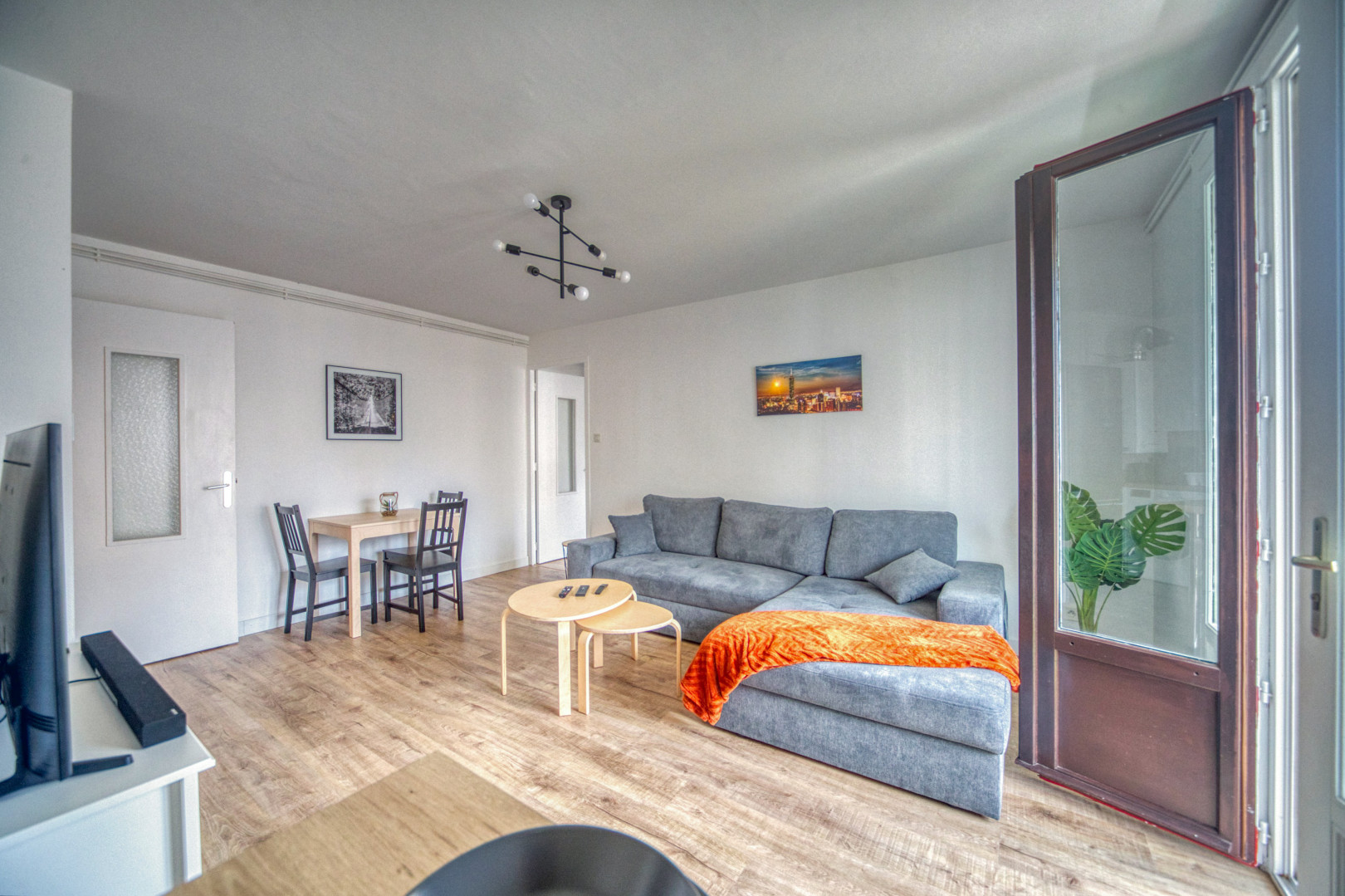 Location
                                                 Appartement meublé T4 64m² à GRENOBLE