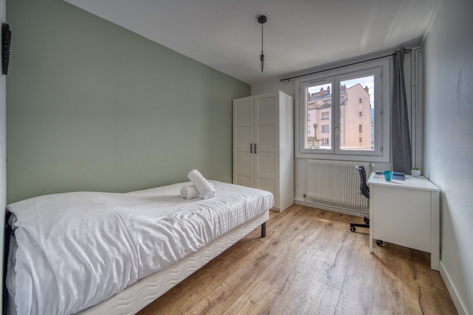 
                                                Location
                                                 Appartement meublé T4 64m² à GRENOBLE