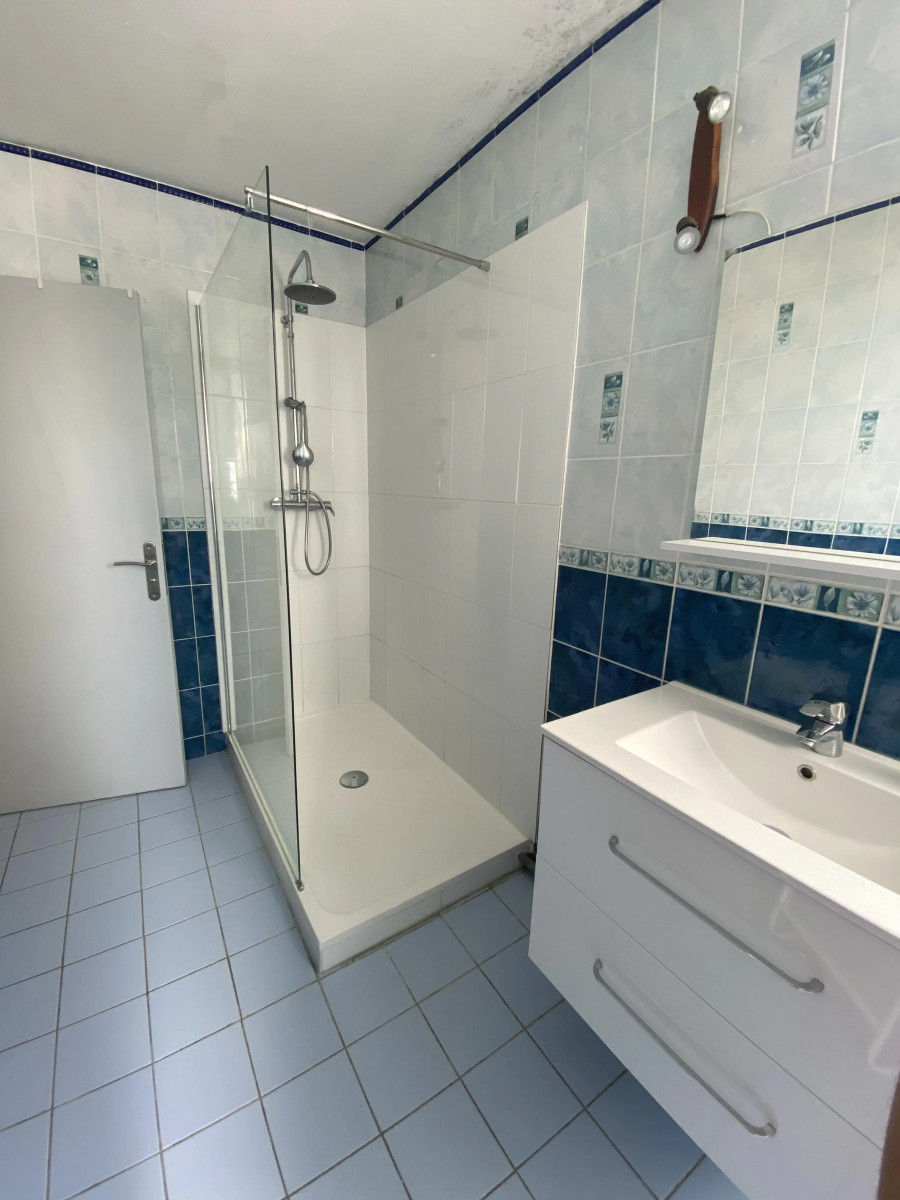 
                                                Location
                                                 Appartement meublé T4 78.11m² à Pessac