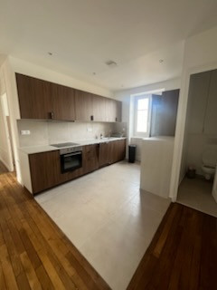 
                                                Location
                                                 Appartement meublé T4 82m² à Saint-Étienne