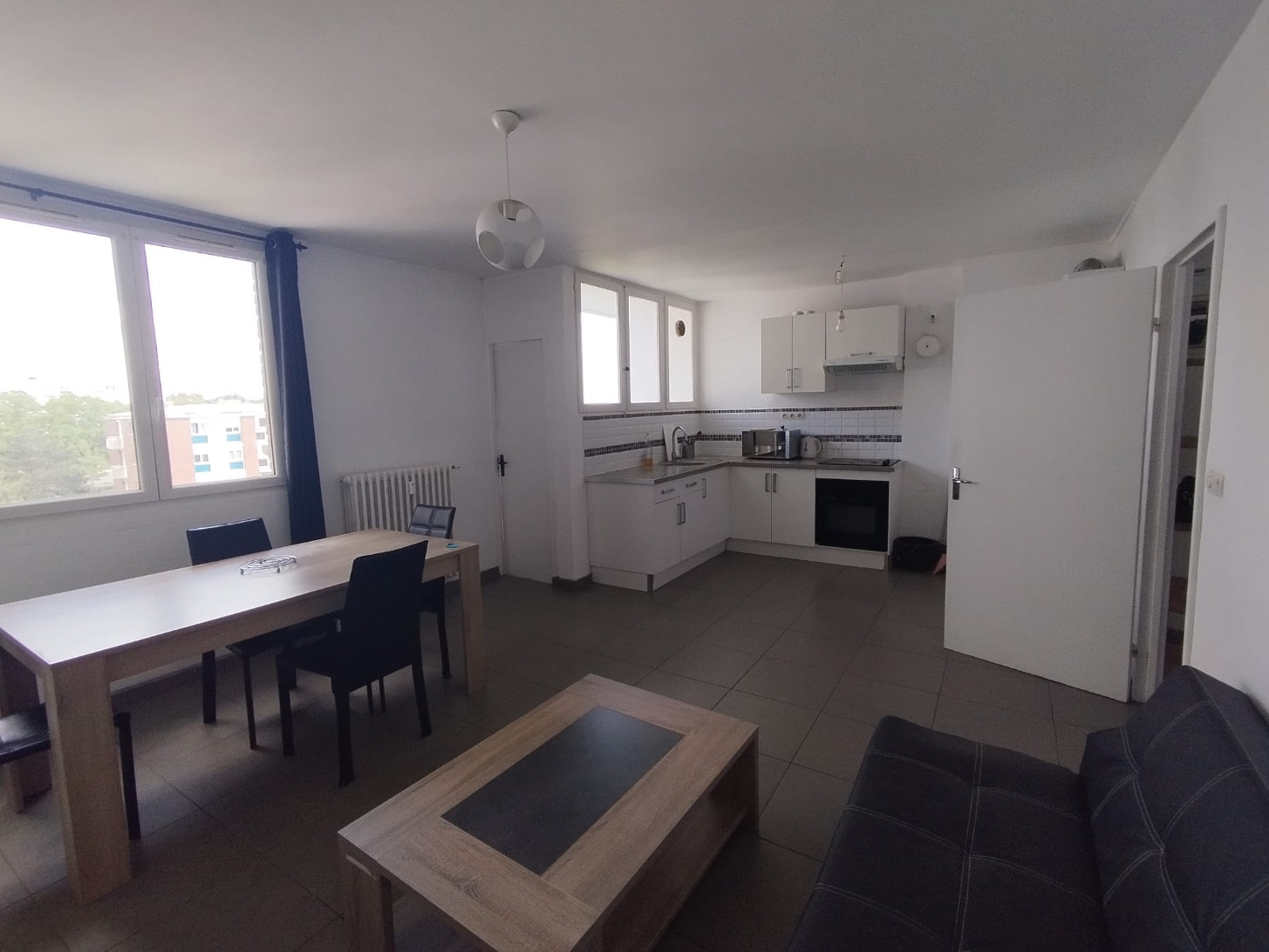 
                                                Location
                                                 Appartement meublé T4, balcons, cave Amiens