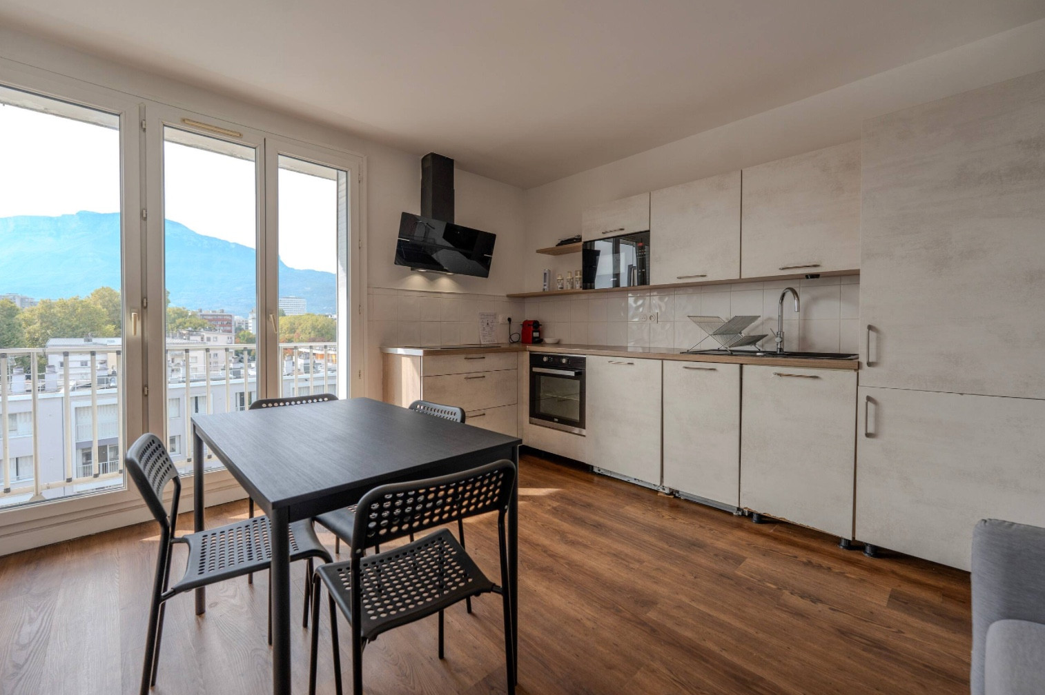 
                                                Location
                                                 Appartement meublé T5 65.08m² à Grenoble