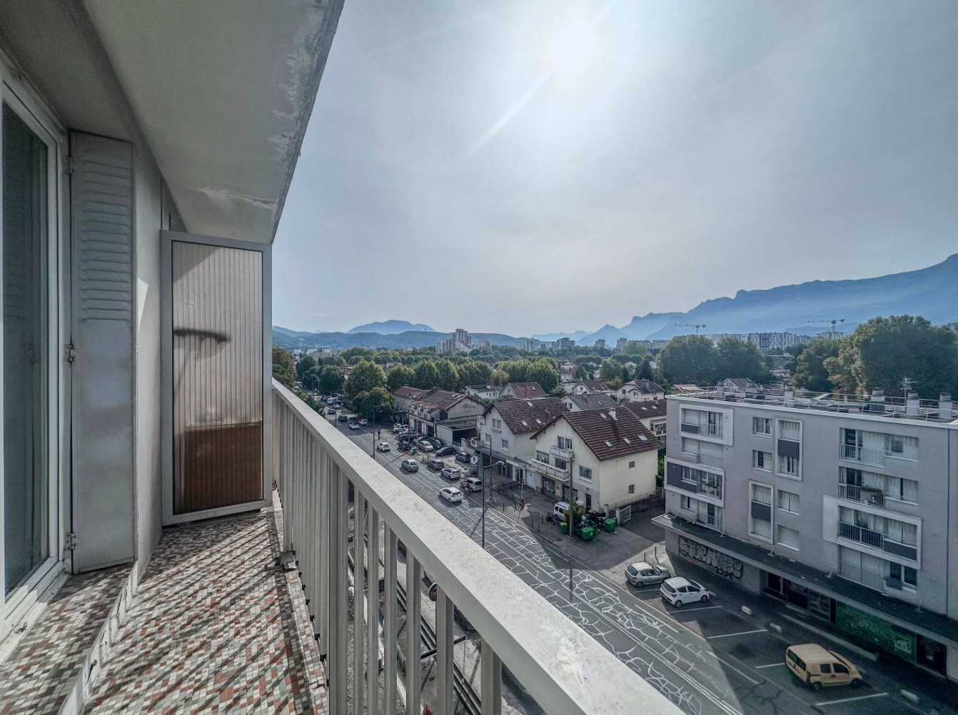 
                                                Location
                                                 Appartement meublé T5 65.08m² à Grenoble