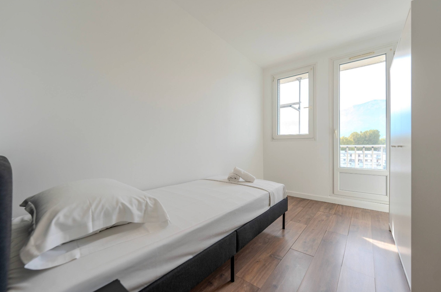 
                                                Location
                                                 Appartement meublé T5 65.08m² à Grenoble