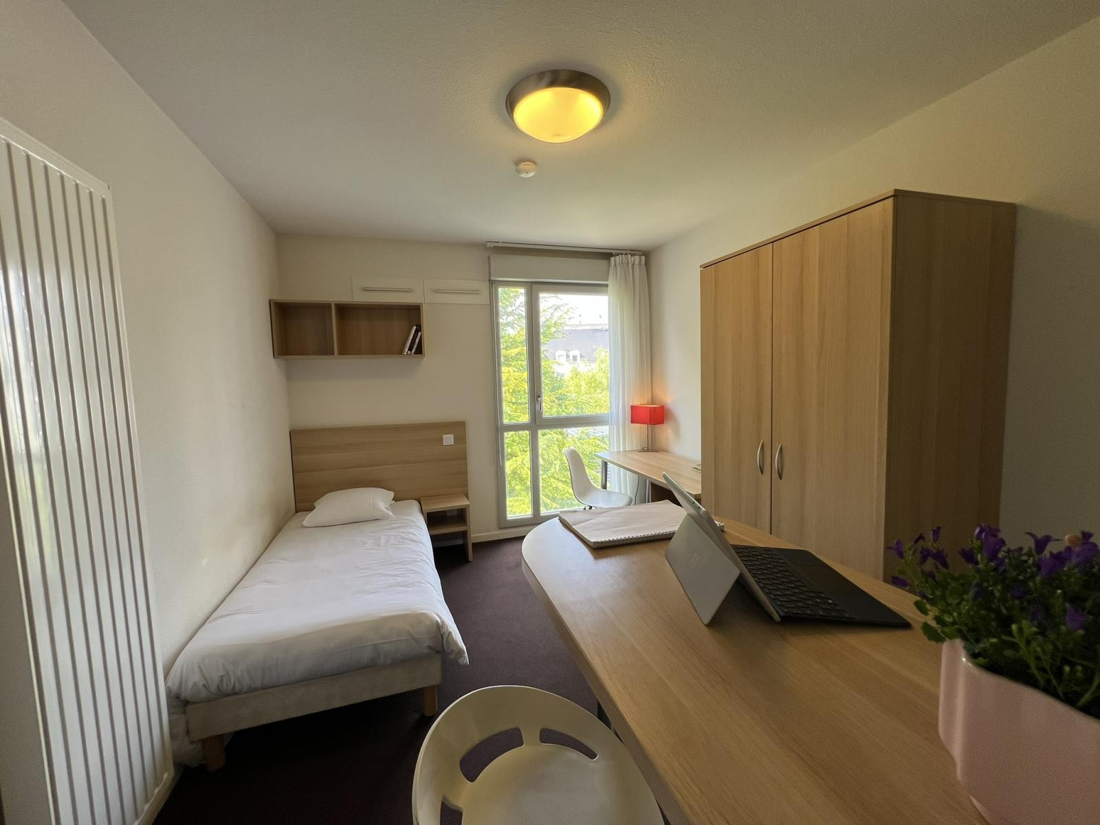 
                                                Location
                                                 Appartement meublé tout compris