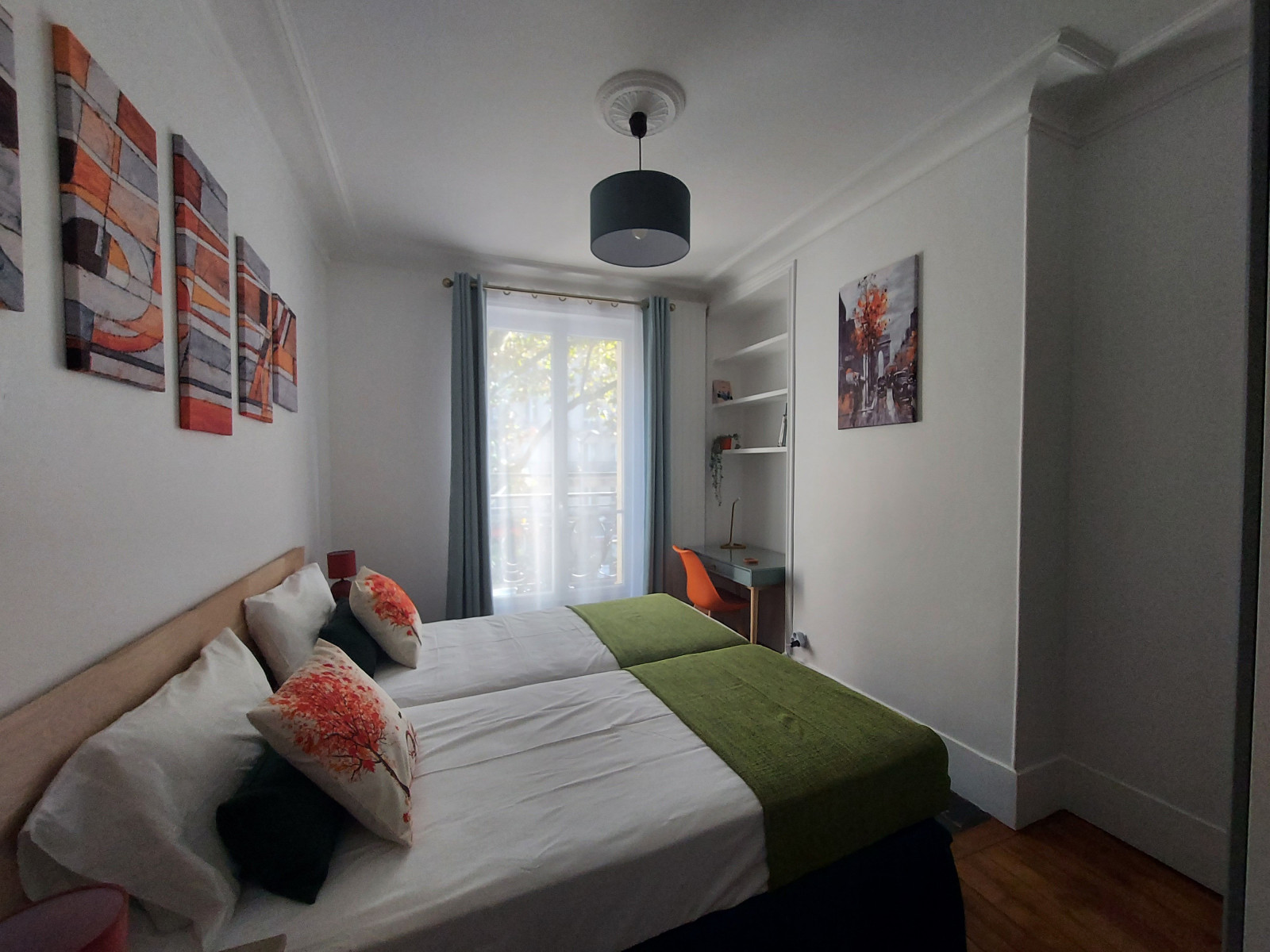 
                                                Location
                                                 Appartement moderne 3 pieces/2 chambres - M. Marcadet (loyer tout inclus)