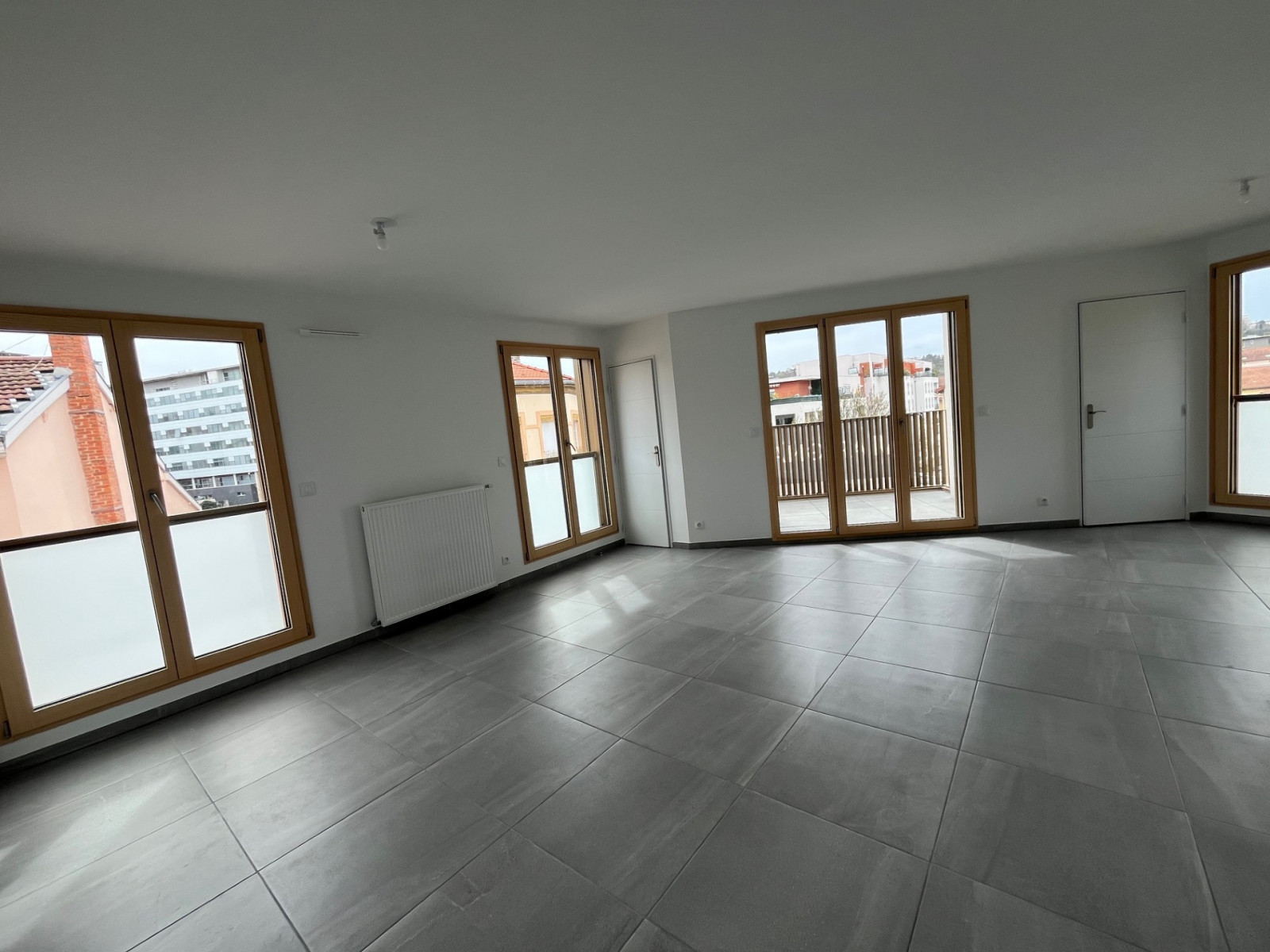 
                                                Vente
                                                 Appartement Moderne et Lumineux dans le Quartier Prisé de Lyon 9ème