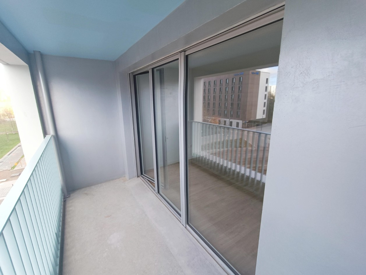 
                                                Location
                                                 Appartement neuf, 1 chambre, Gare SNCF