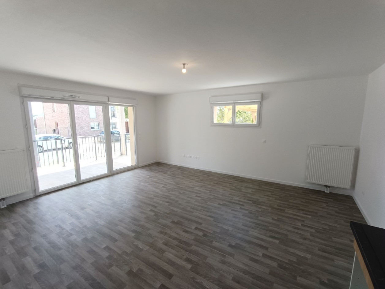 
                                                Location
                                                 Appartement neuf, 2 chambres terrasse et parking