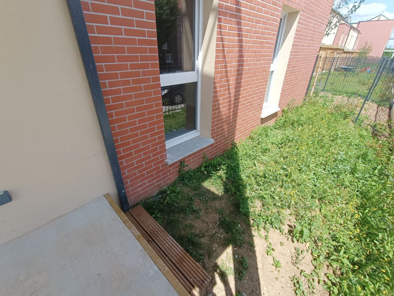 
                                                Location
                                                 Appartement neuf, 2 chambres terrasse et parking