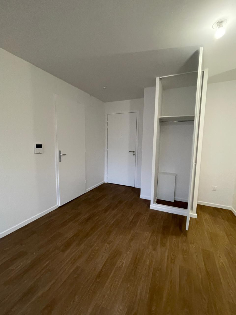 
                                                Location
                                                 Appartement neuf 2 pièces, résidence de standing