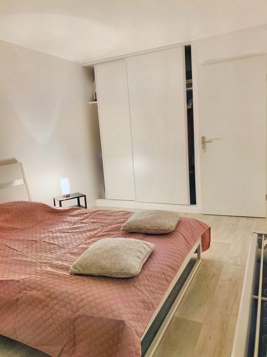 
                                                Location
                                                 Appartement neuf à 20 minutes de Paris