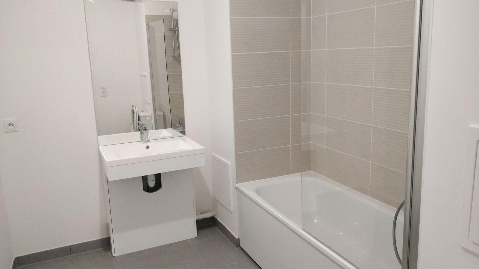 
                                                Location
                                                 Appartement neuf avec toutes commodités