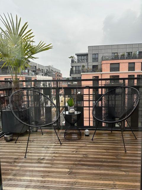 
                                                Location
                                                 Appartement neuf et cuisine équipée haut de gamme