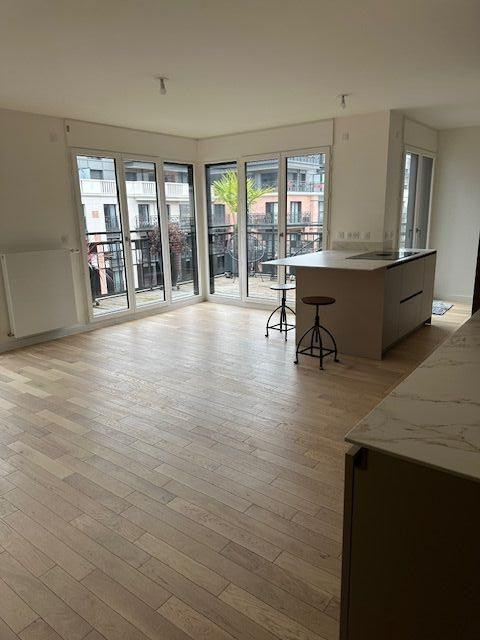 
                                                Location
                                                 Appartement neuf et cuisine équipée haut de gamme