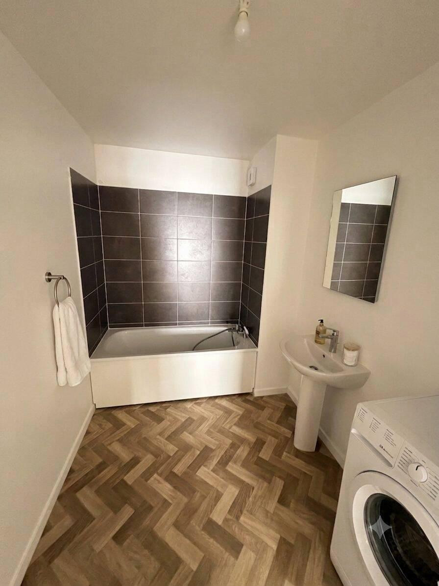 
                                                Location
                                                 APPARTEMENT NEUF T3 MEUBLÉ DE 69 m² PKG BALCON