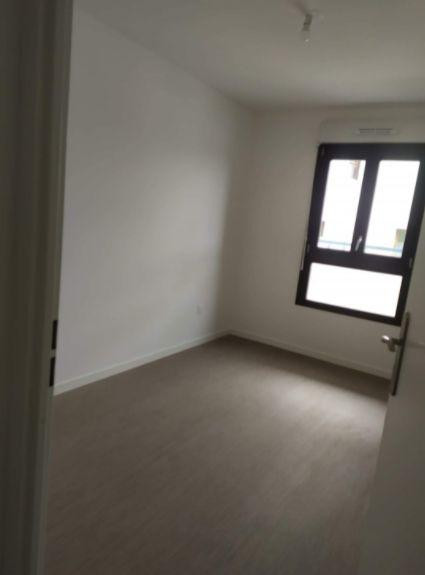 
                                                Location
                                                 Appartement neuf très lumineux