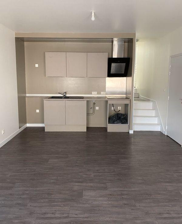 
                                                Location
                                                 Appartement neuf, vaste et lumineux