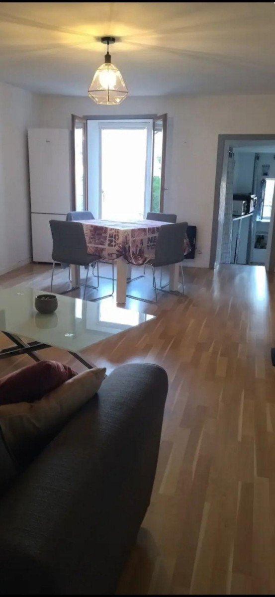
                                                Location
                                                 Appartement paisible