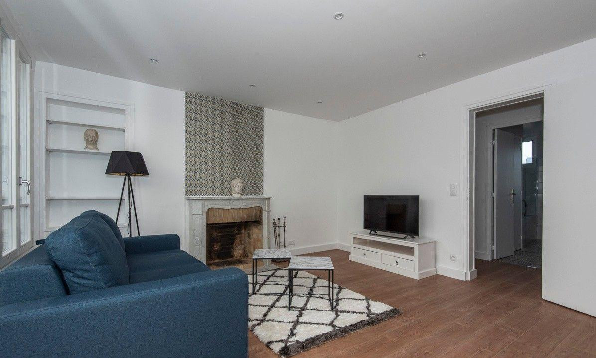 
                                                Location
                                                 Appartement paris 7e 49m2 meublée