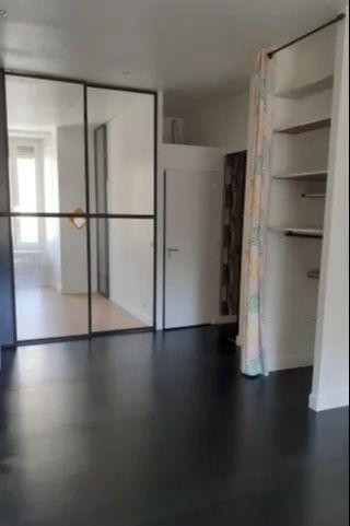 
                                                Location
                                                 Appartement petite rue tranquille