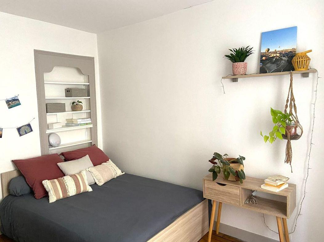 
                                                Location
                                                 Appartement pont mirabeau
