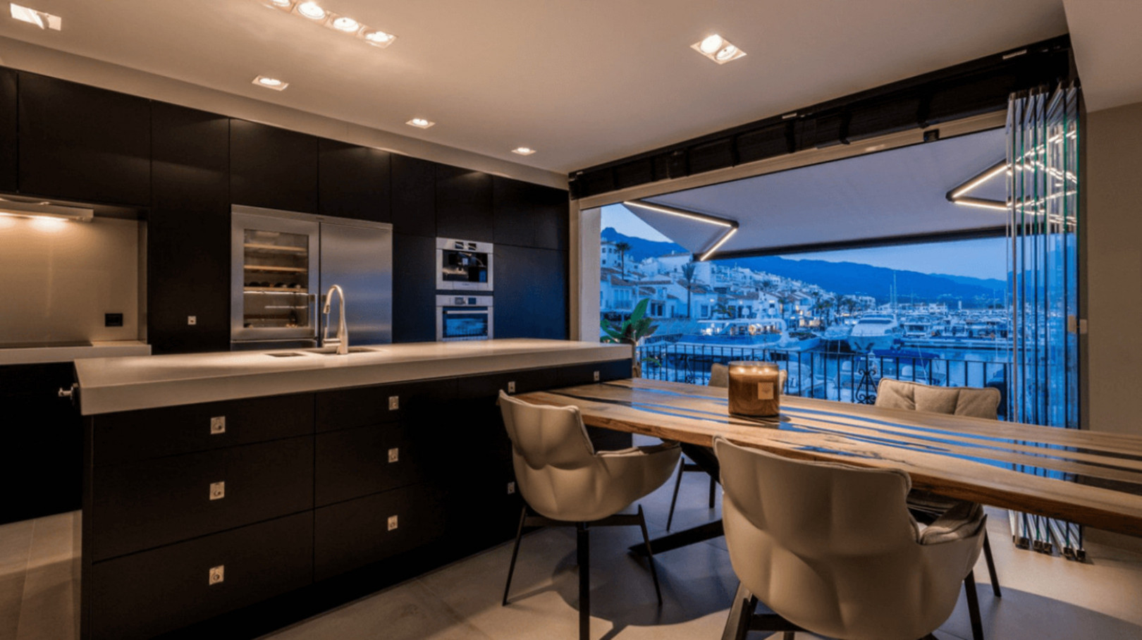 
                                                Vente
                                                 Appartement Première ligne Puerto Banus