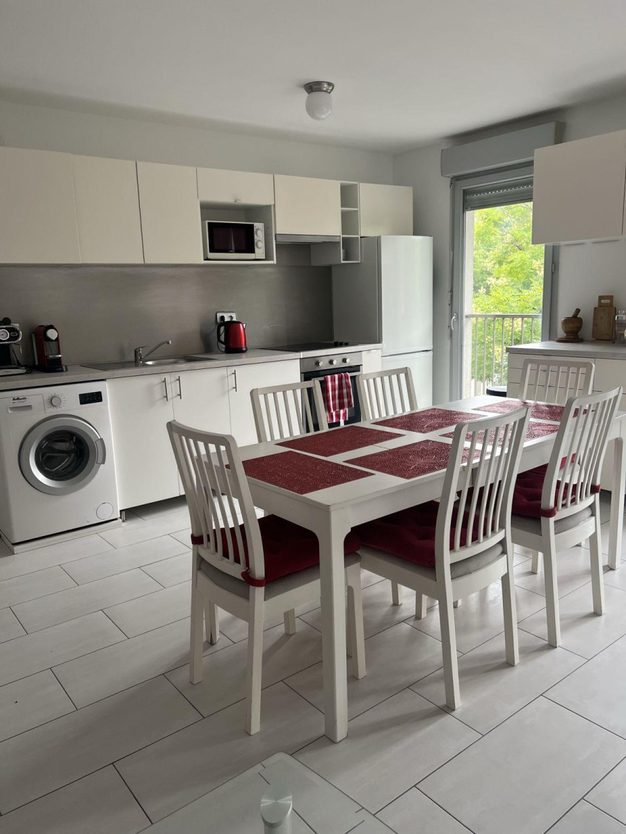 
                                                Location
                                                 Appartement proche de toutes commodités