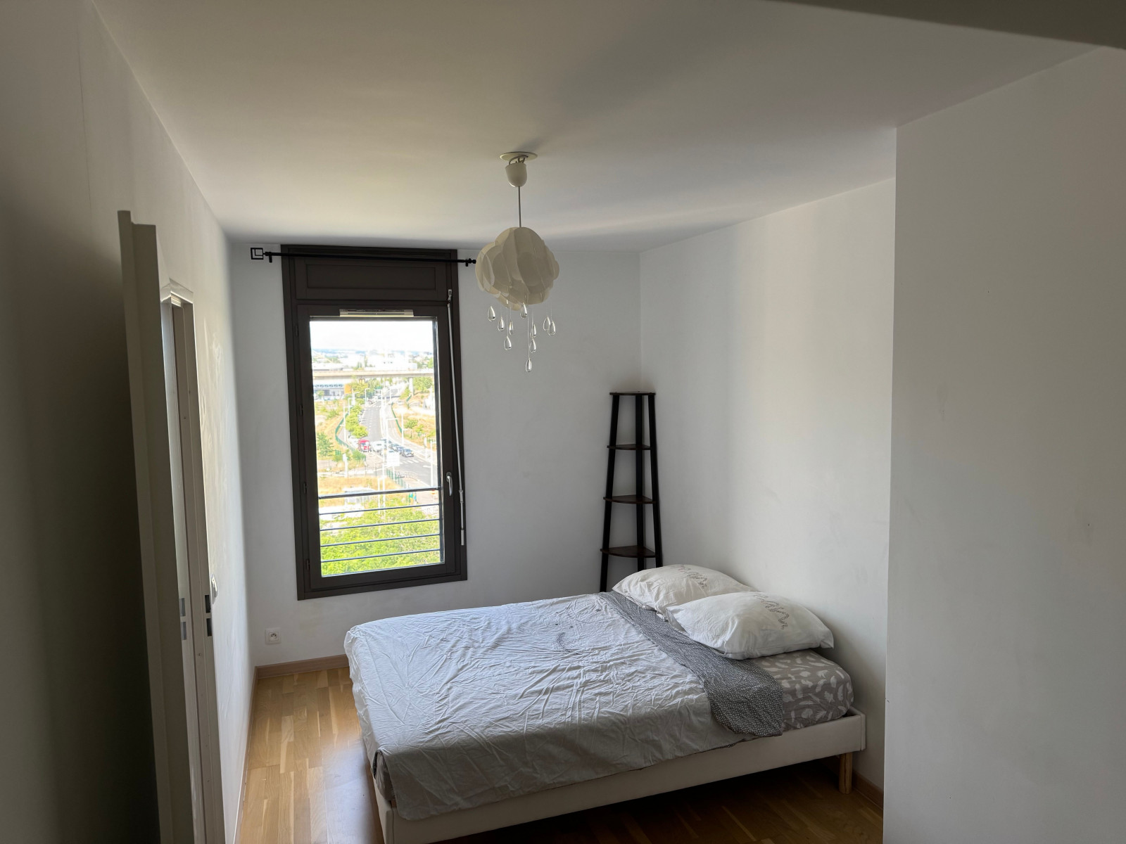 
                                                Location
                                                 Appartement proche paris La Défense (loyer tout inclus)