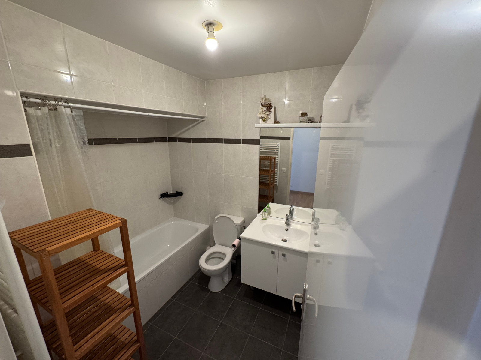 
                                                Location
                                                 Appartement proche paris La Défense (loyer tout inclus)