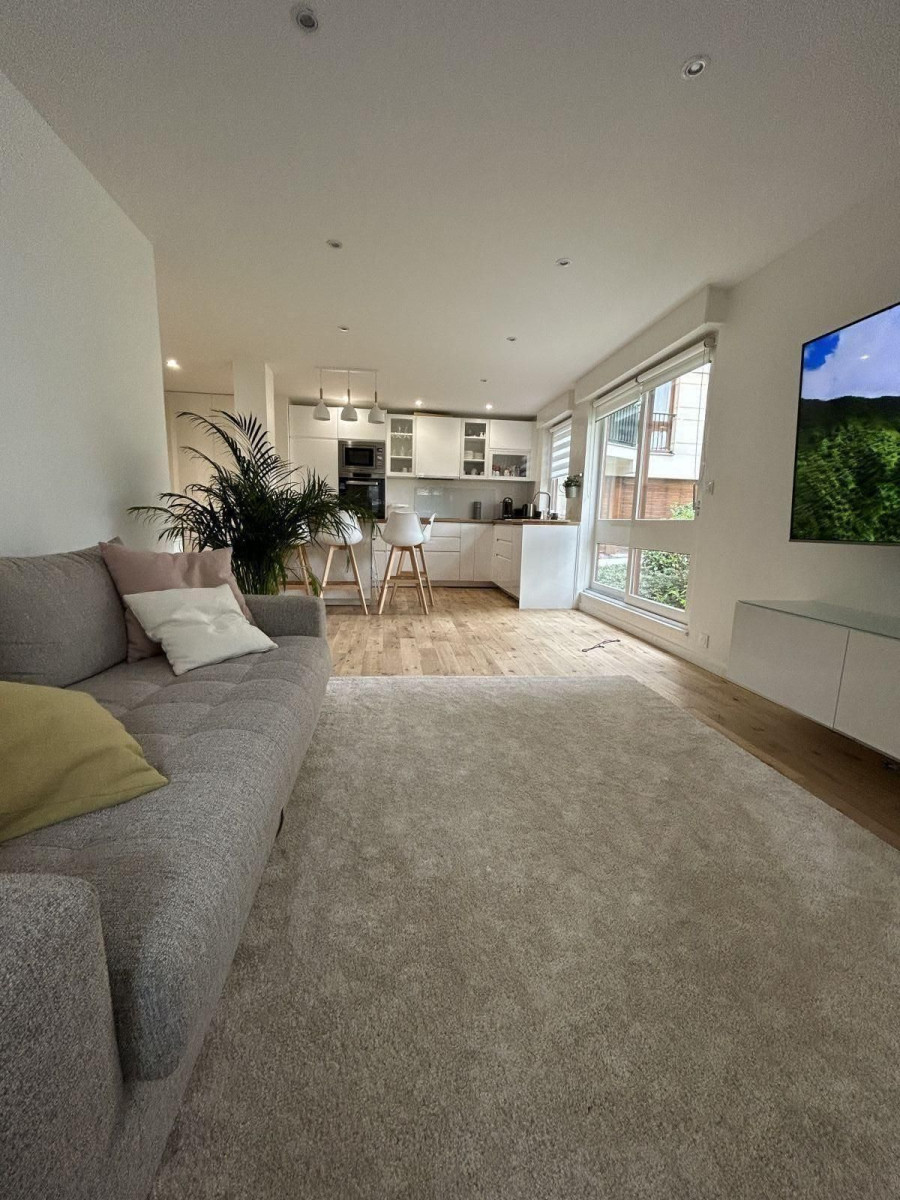 
                                                Location
                                                 Appartement proche Versailles