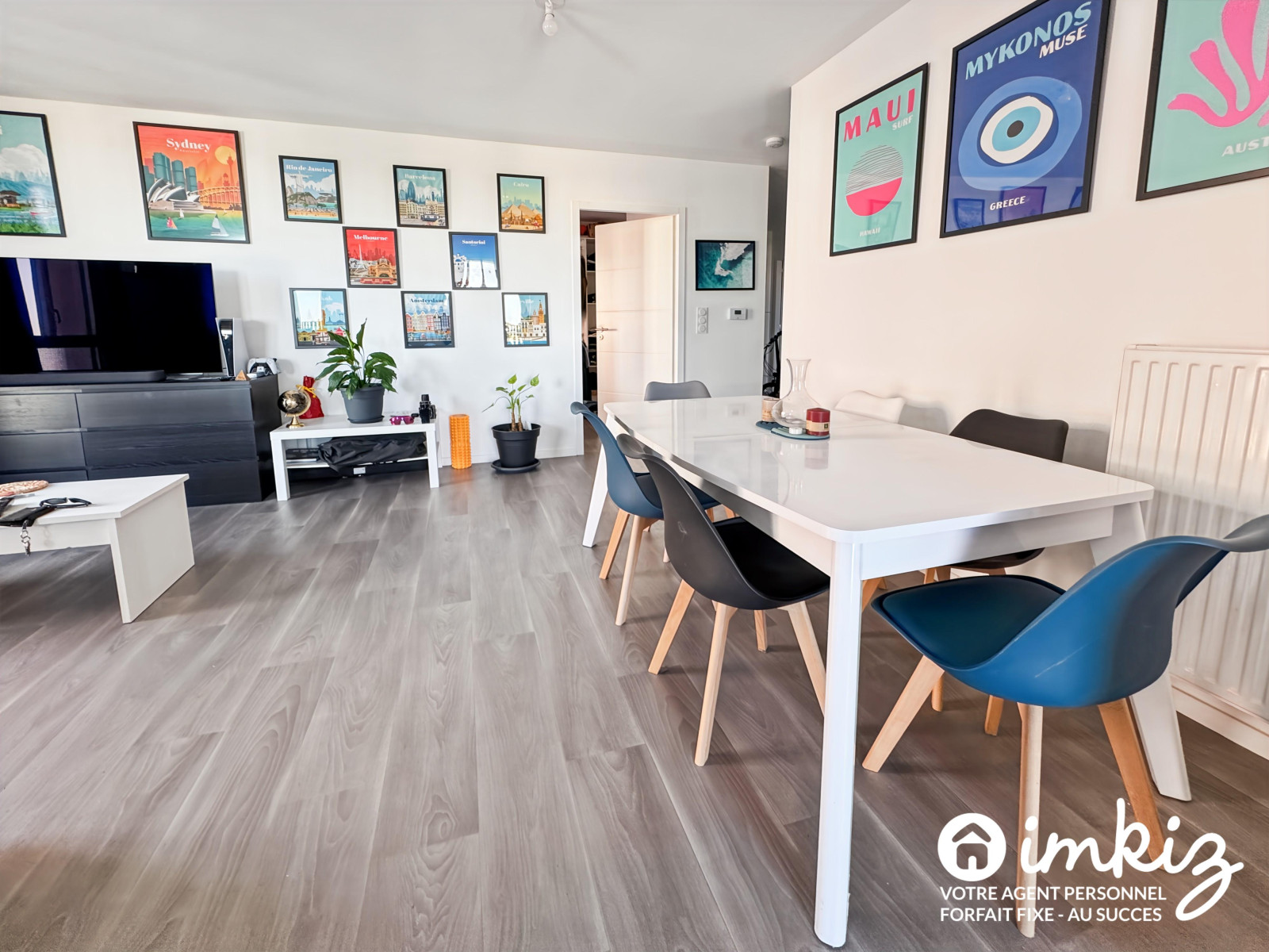 
                                                Vente
                                                 Appartement  récent 4 pièces, loggia et parking