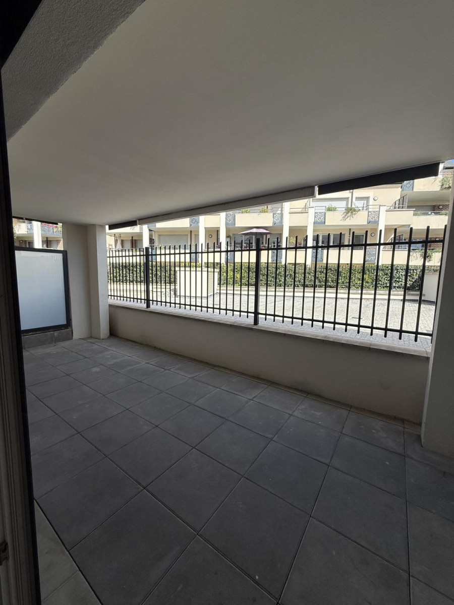 
                                                Location
                                                 Appartement récent meublé