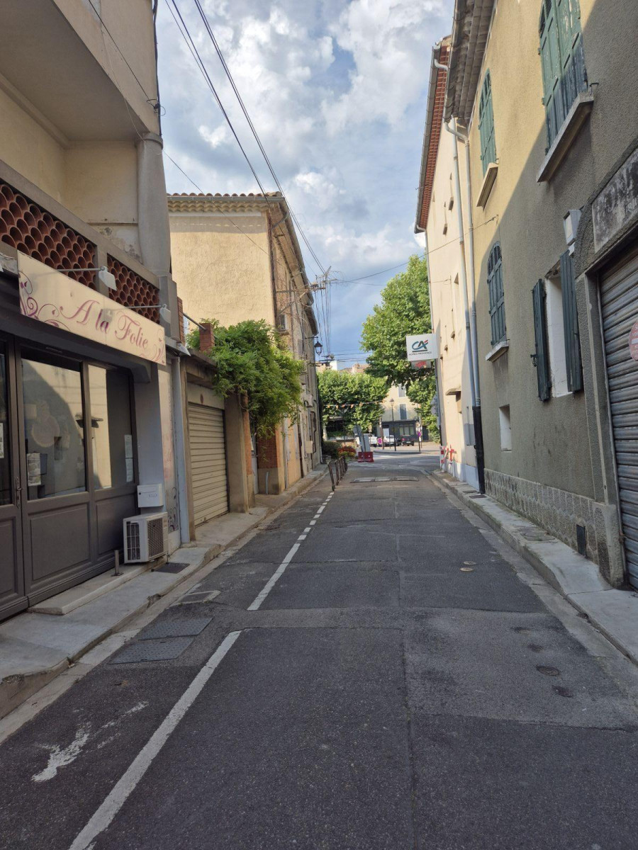 
                                                Location
                                                 Appartement refait à neuf