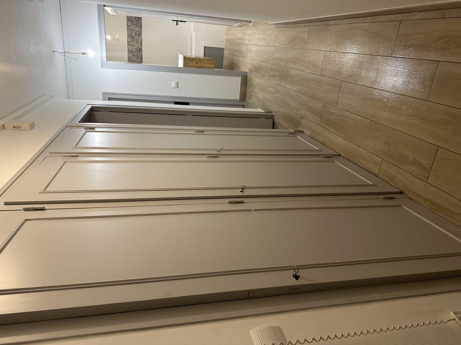 
                                                Location
                                                 Appartement refait à neuf