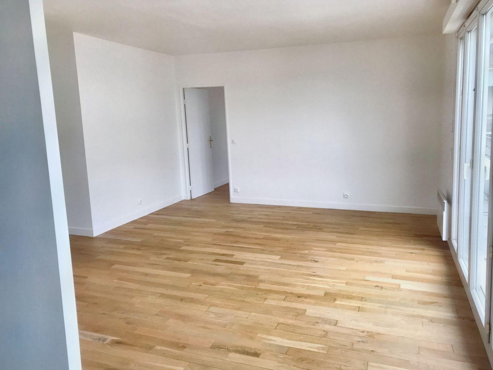 
                                                Location
                                                 Appartement refait à neuf avec balcon