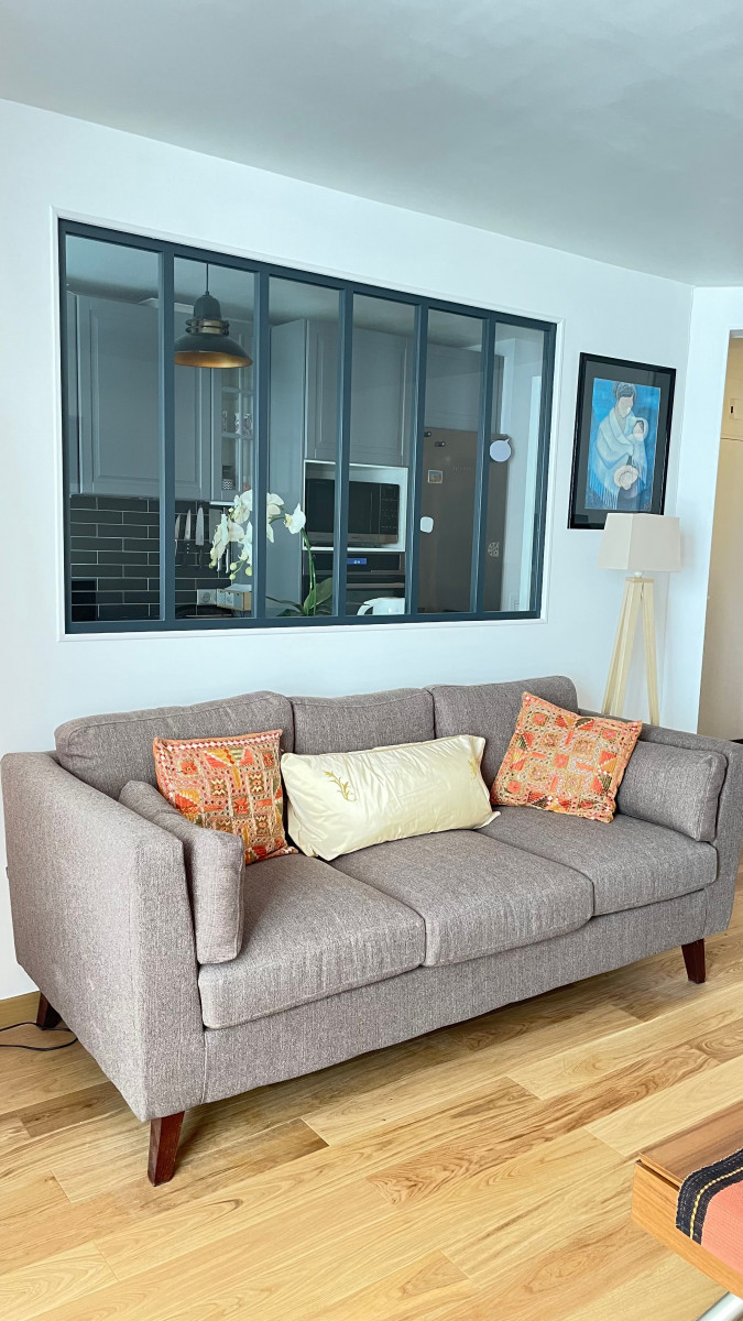 
                                                Location
                                                 Appartement refait à neuf et épuré (loyer tout inclus)