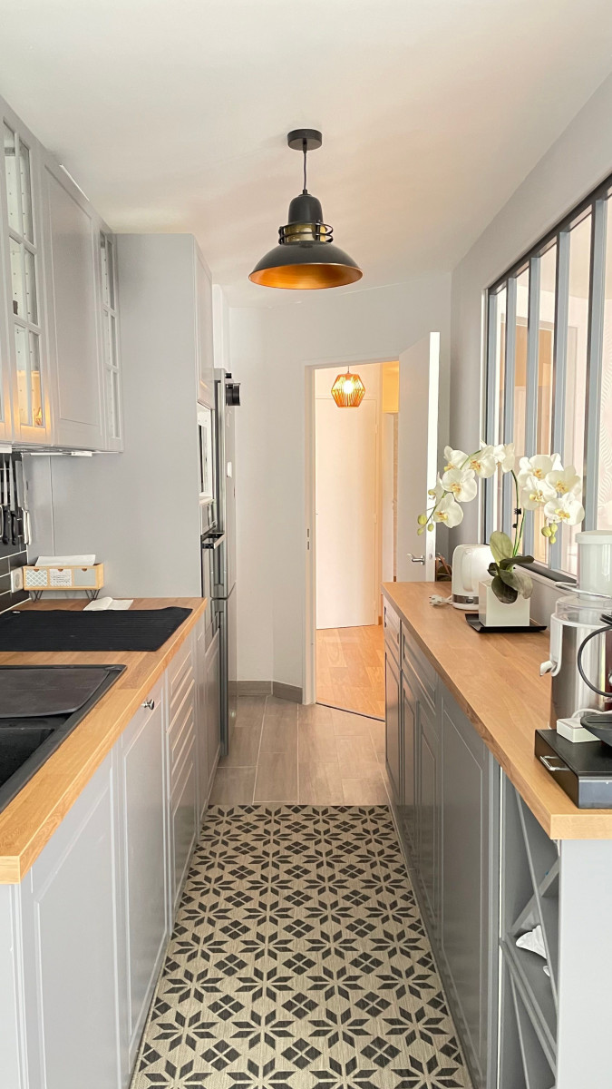 
                                                Location
                                                 Appartement refait à neuf et épuré (loyer tout inclus)
