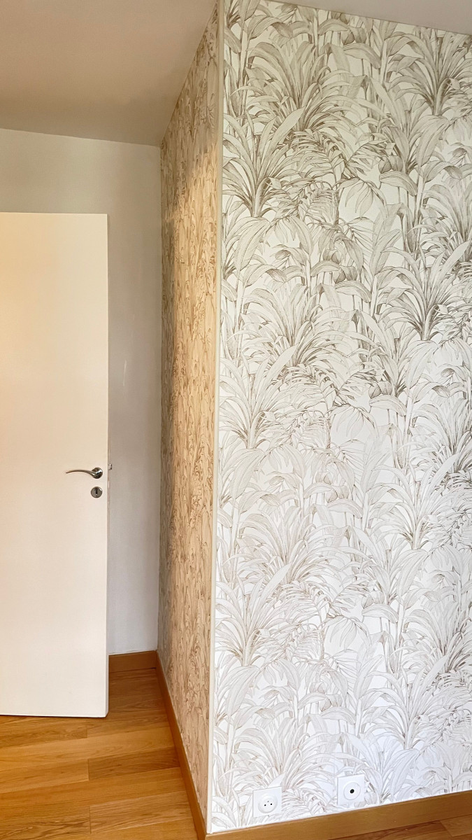 
                                                Location
                                                 Appartement refait à neuf et épuré (loyer tout inclus)