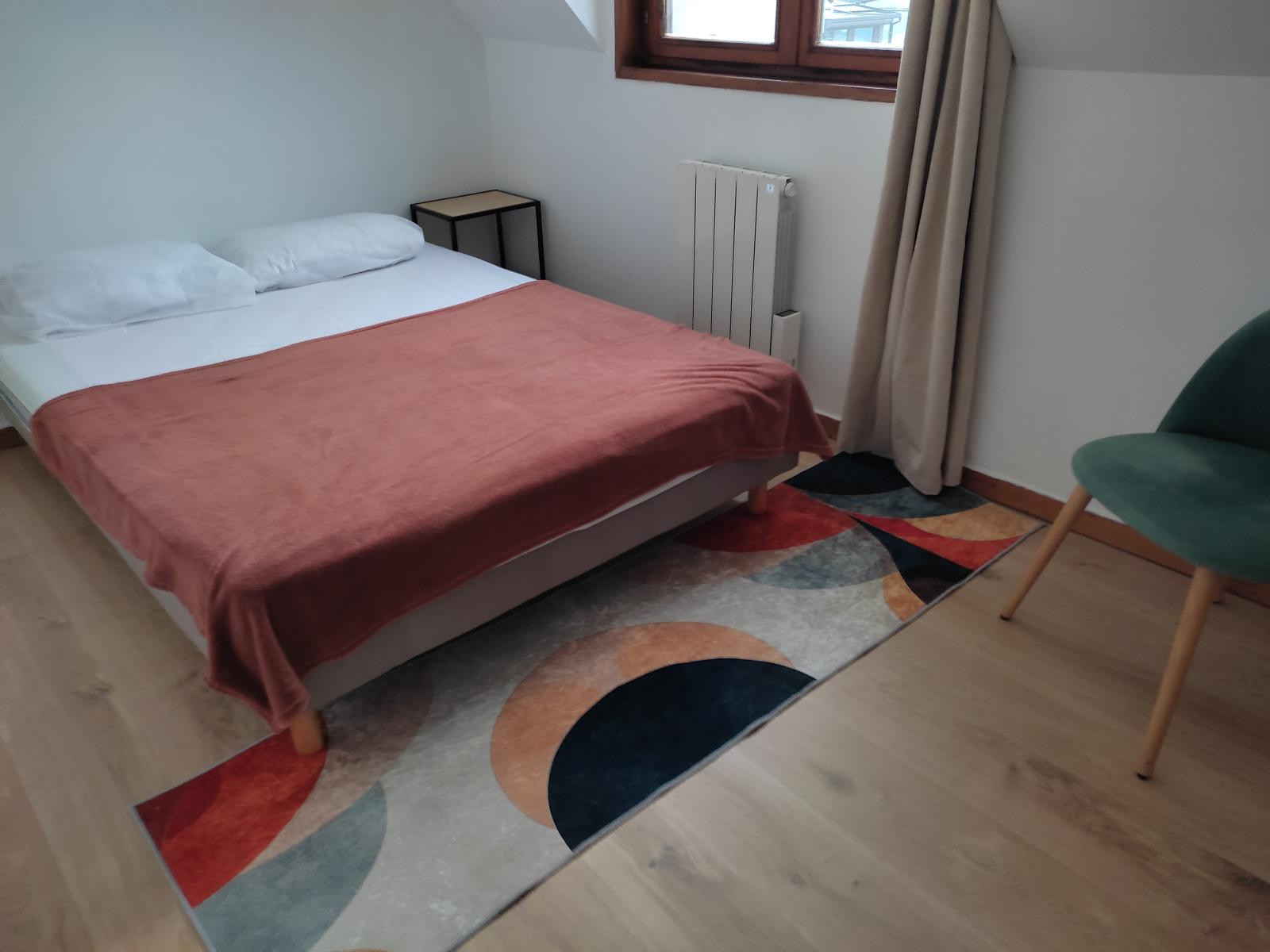 
                                                Location
                                                 Appartement refait à neuf joli village côtier