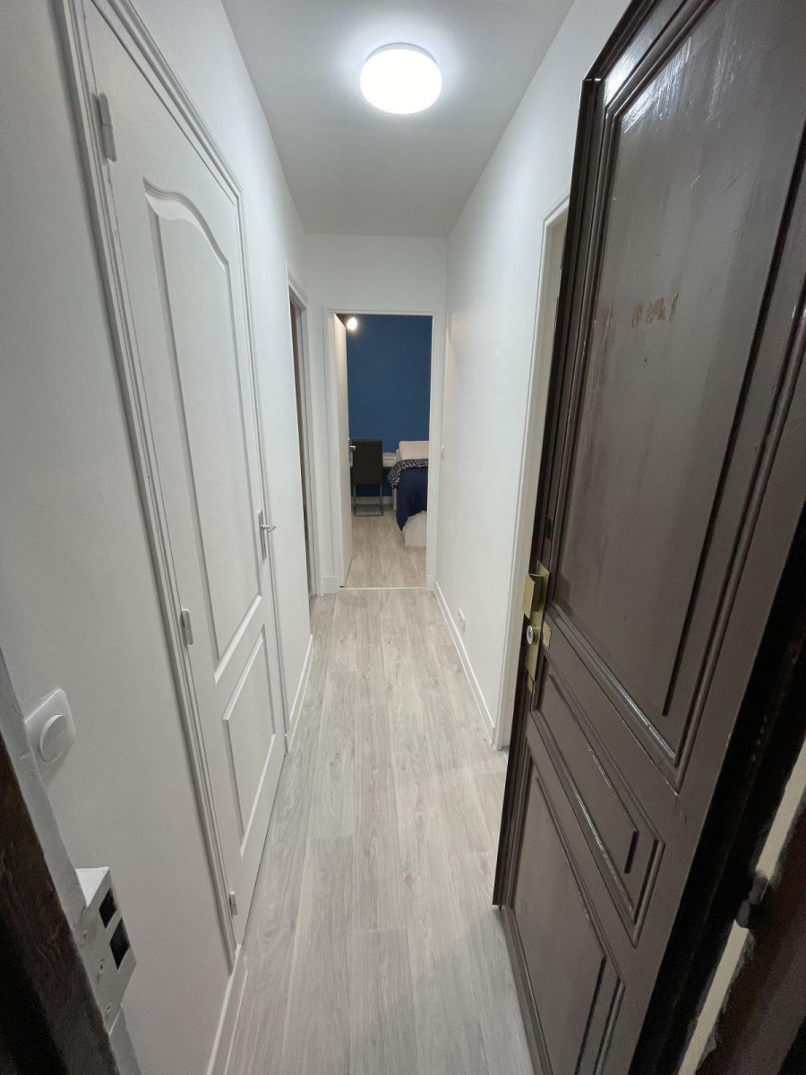 
                                                Location
                                                 Appartement rénové aux portes de Paris