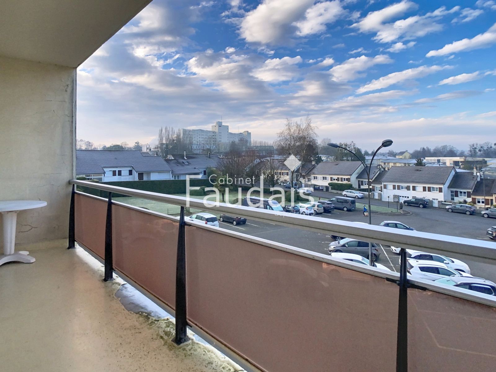 
                                                Vente
                                                 APPARTEMENT RENOVE AVEC ASCENSEUR ET BALCON 
