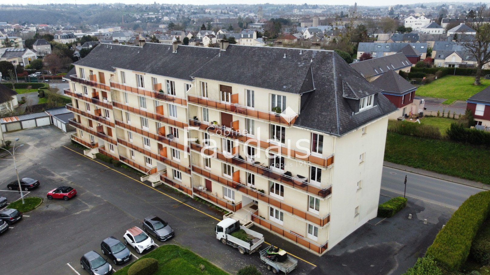 
                                                Vente
                                                 APPARTEMENT RENOVE AVEC ASCENSEUR ET BALCON 