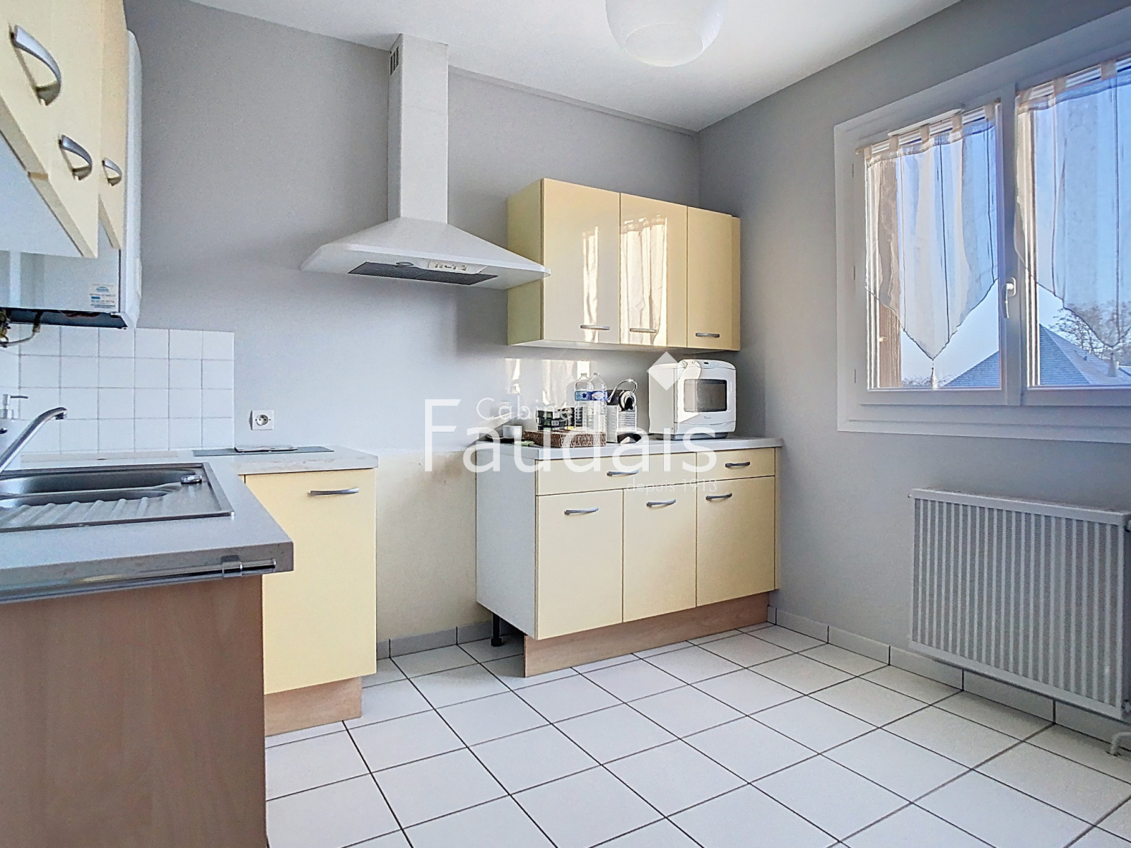 
                                                Vente
                                                 APPARTEMENT RENOVE AVEC ASCENSEUR ET BALCON 