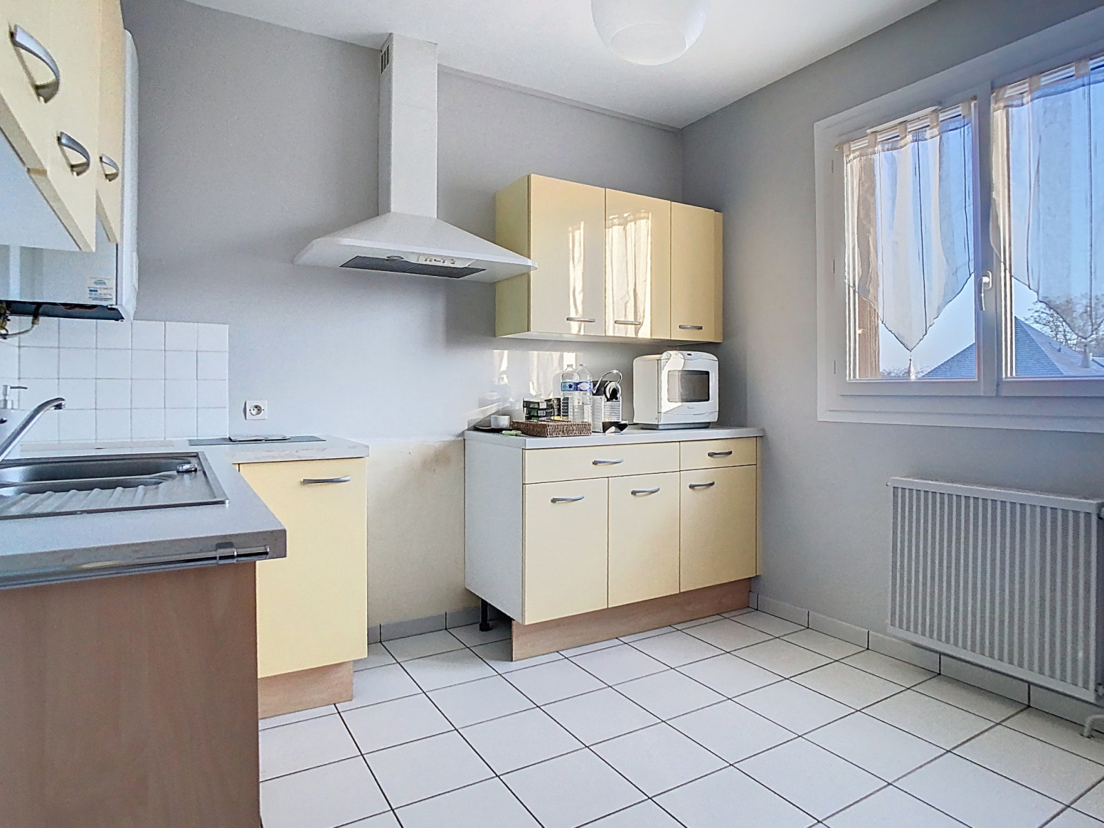 
                                                Vente
                                                 APPARTEMENT RENOVE AVEC ASCENSEUR ET BALCON 