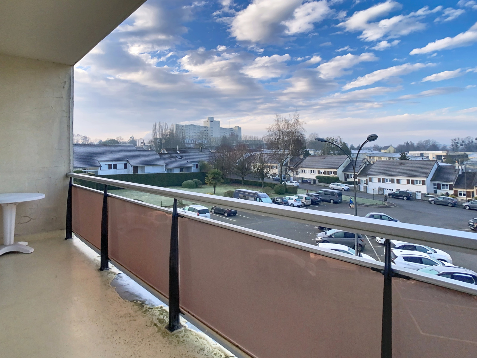 
                                                Vente
                                                 APPARTEMENT RENOVE AVEC ASCENSEUR ET BALCON 