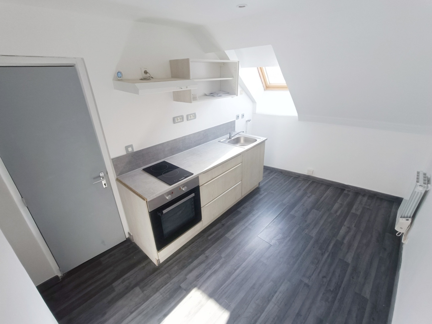 
                                                Location
                                                 Appartement rénové, Cambrai