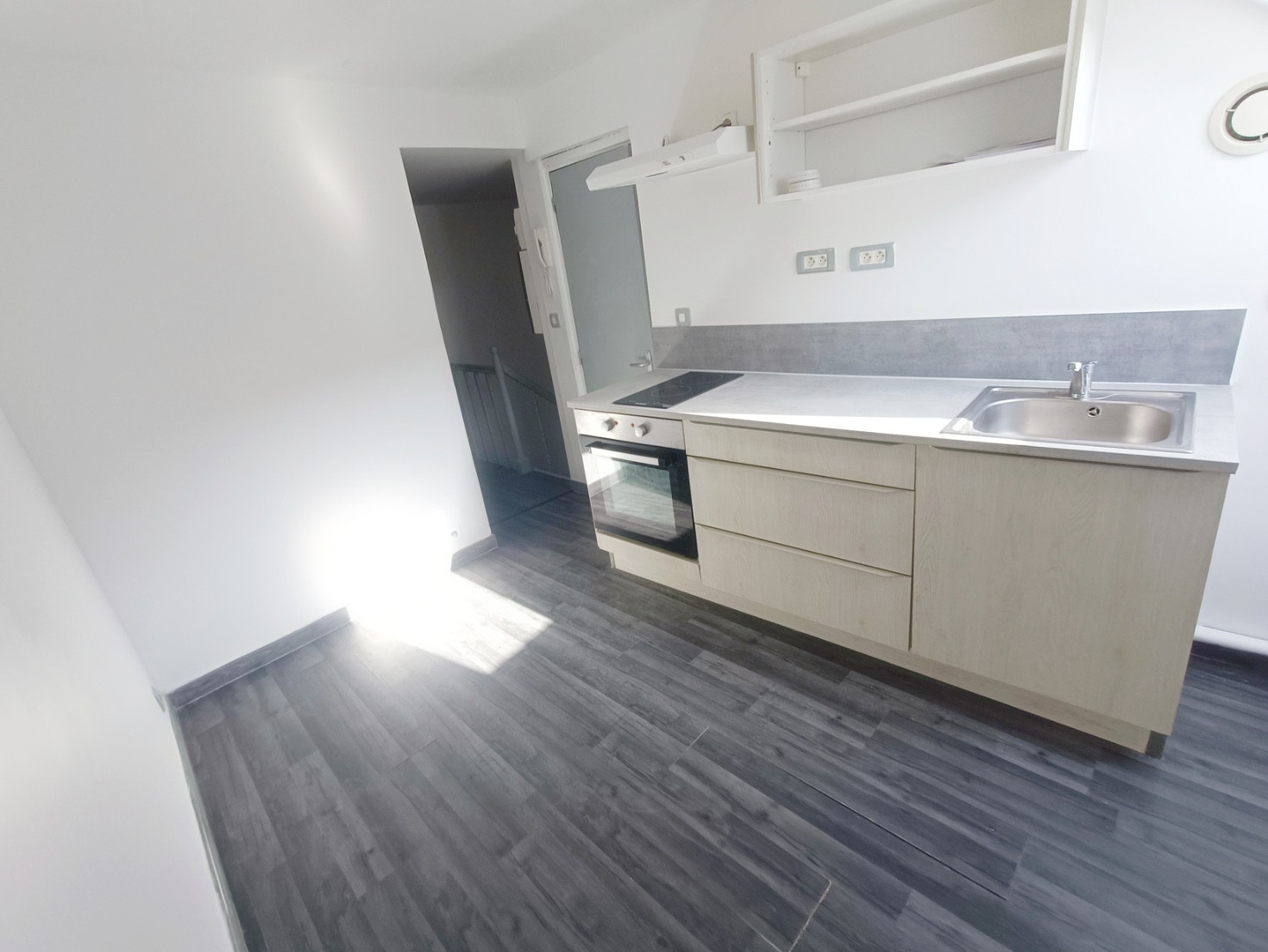 
                                                Location
                                                 Appartement rénové, Cambrai